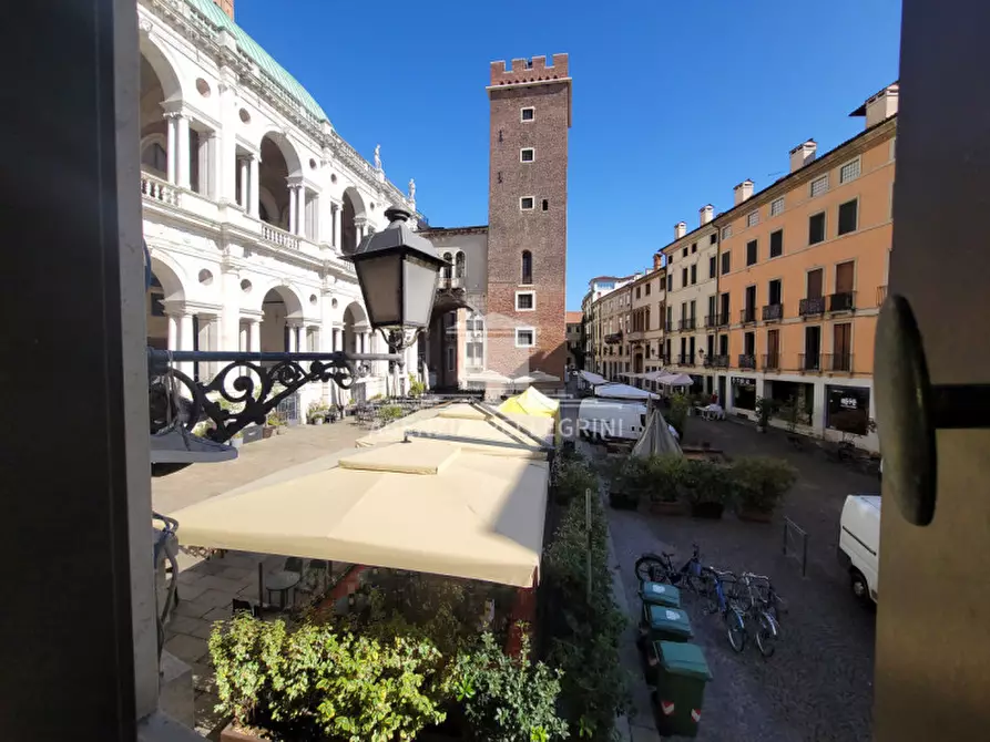 Immagine 5 di Negozio in vendita  in PIAZZA DELLE ERBE a Vicenza