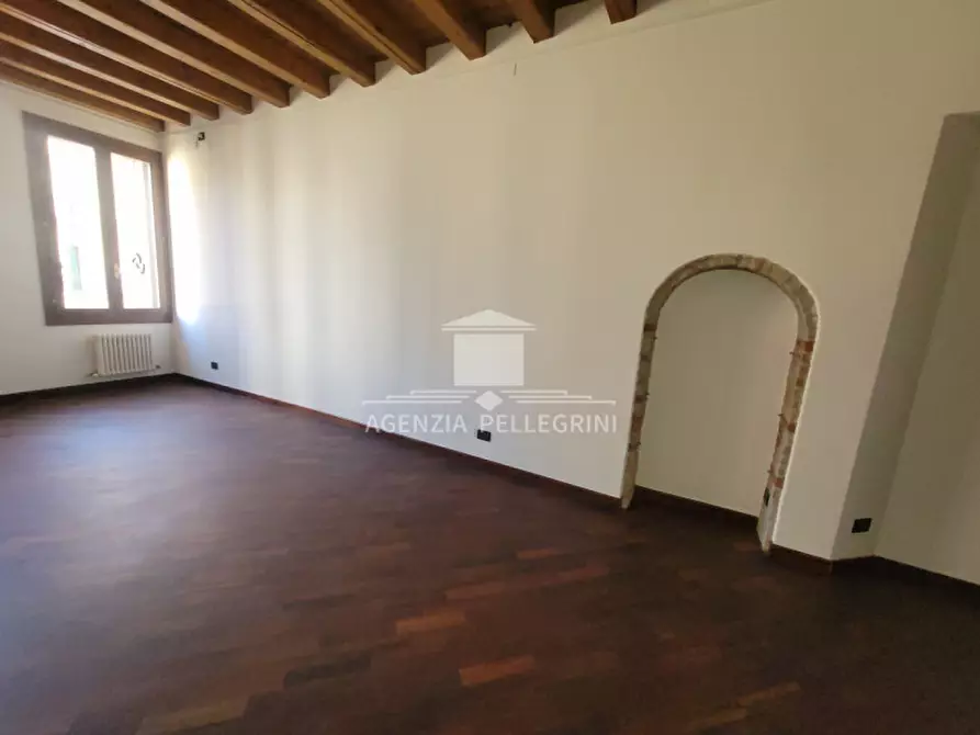 Immagine 9 di Negozio in vendita  in PIAZZA DELLE ERBE a Vicenza