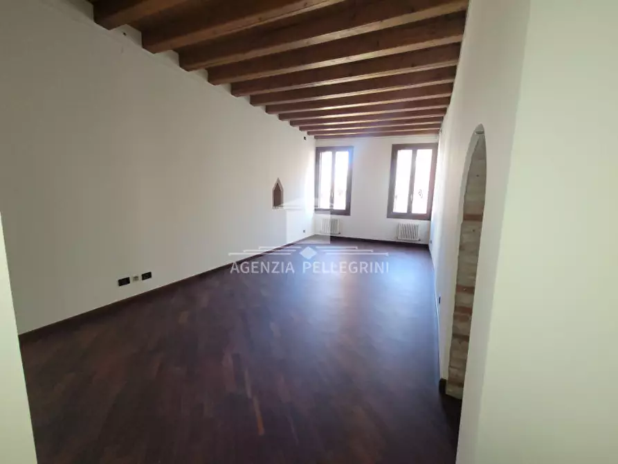 Immagine 12 di Negozio in vendita  in PIAZZA DELLE ERBE a Vicenza