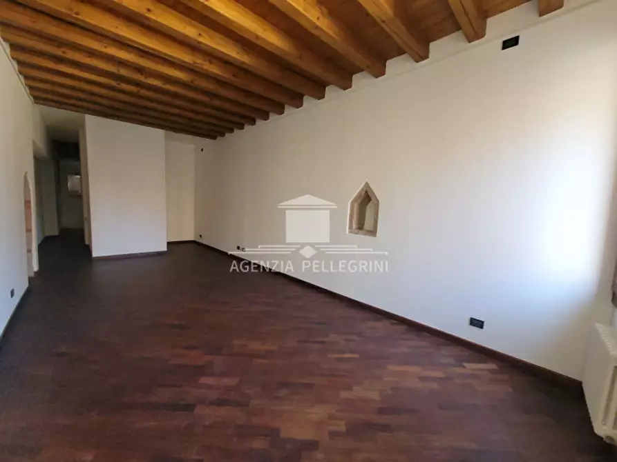 Immagine 13 di Negozio in vendita  in PIAZZA DELLE ERBE a Vicenza