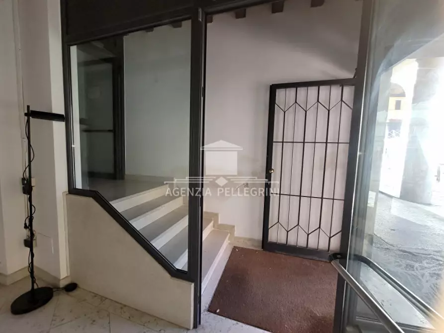 Immagine 17 di Negozio in vendita  in PIAZZA DELLE ERBE a Vicenza