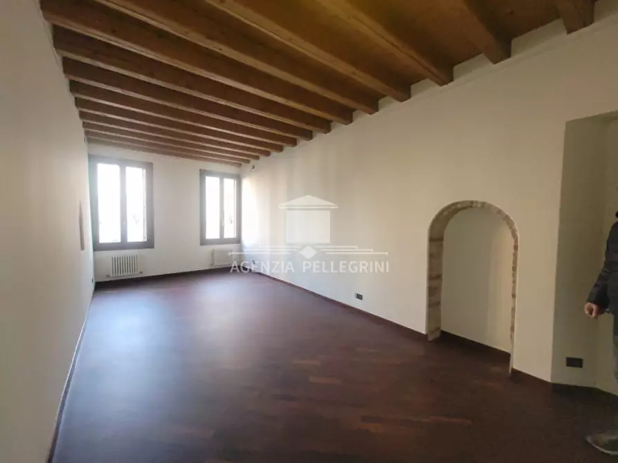 Immagine 23 di Negozio in vendita  in PIAZZA DELLE ERBE a Vicenza