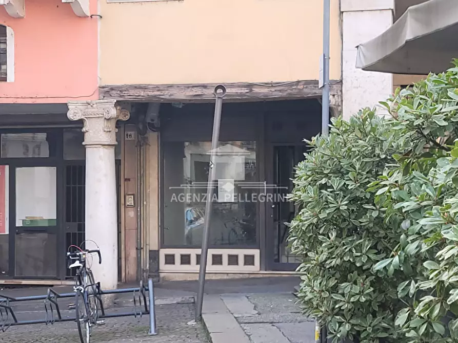 Immagine 29 di Negozio in vendita  in PIAZZA DELLE ERBE a Vicenza
