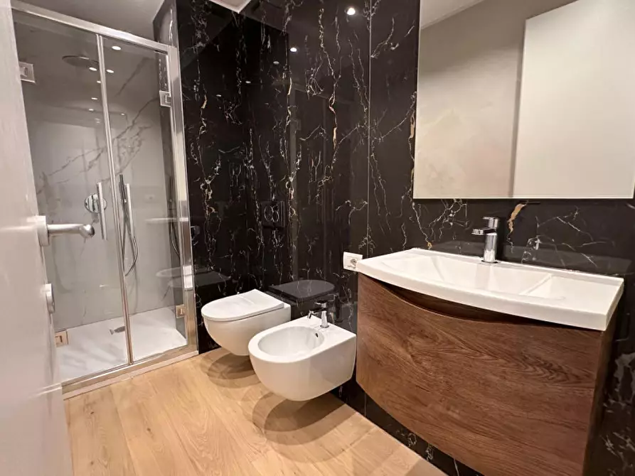 Immagine 15 di Appartamento in vendita  in Via Nino Bixio 33 a Milano