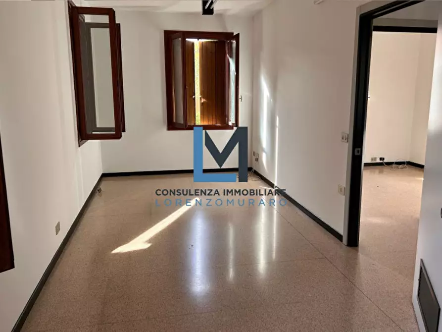 Immagine 6 di Ufficio in affitto  a Montebelluna