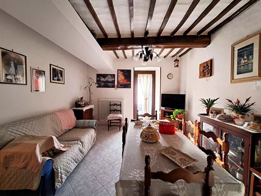 Immagine 3 di Appartamento in vendita  a Passignano Sul Trasimeno