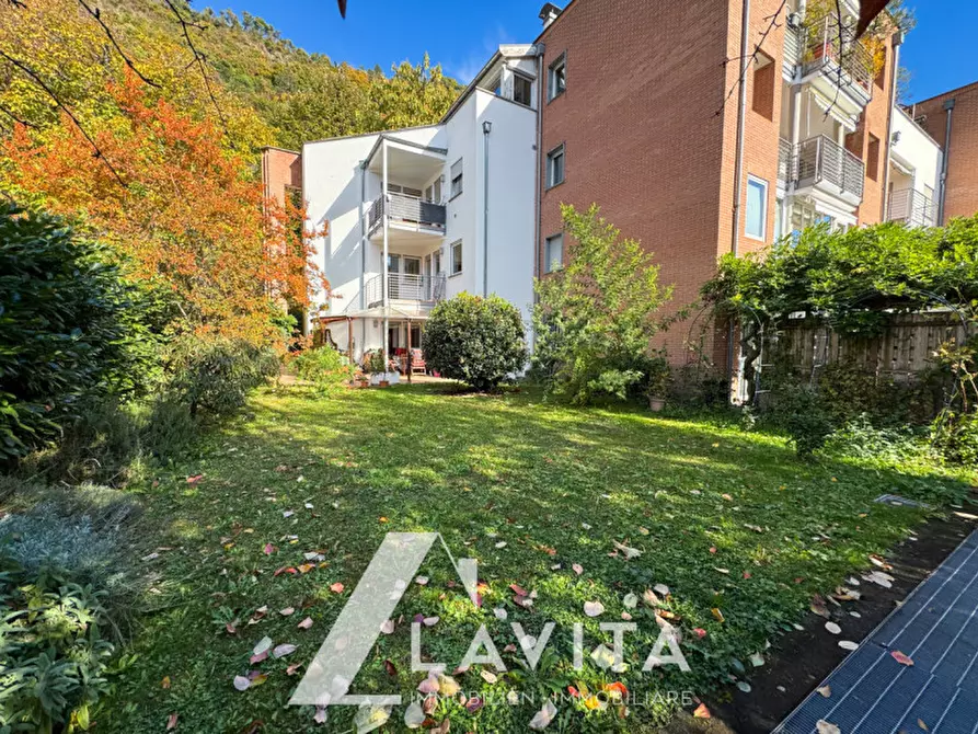 Immagine 2 di Appartamento in vendita  in Giuseppe-Verdi-Straße - Via Giuseppe Verdi a Merano .Meran.