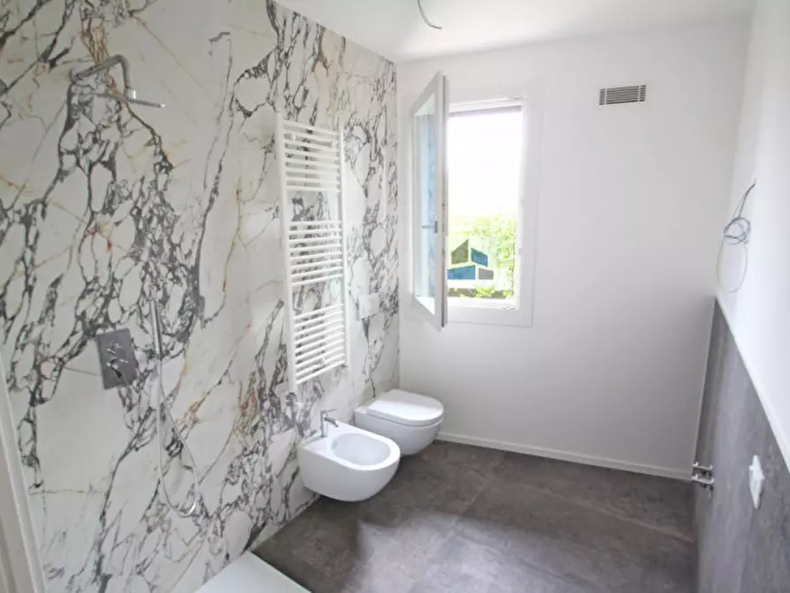 Immagine 4 di Appartamento in vendita  in Via Silvio Pellico a Noale