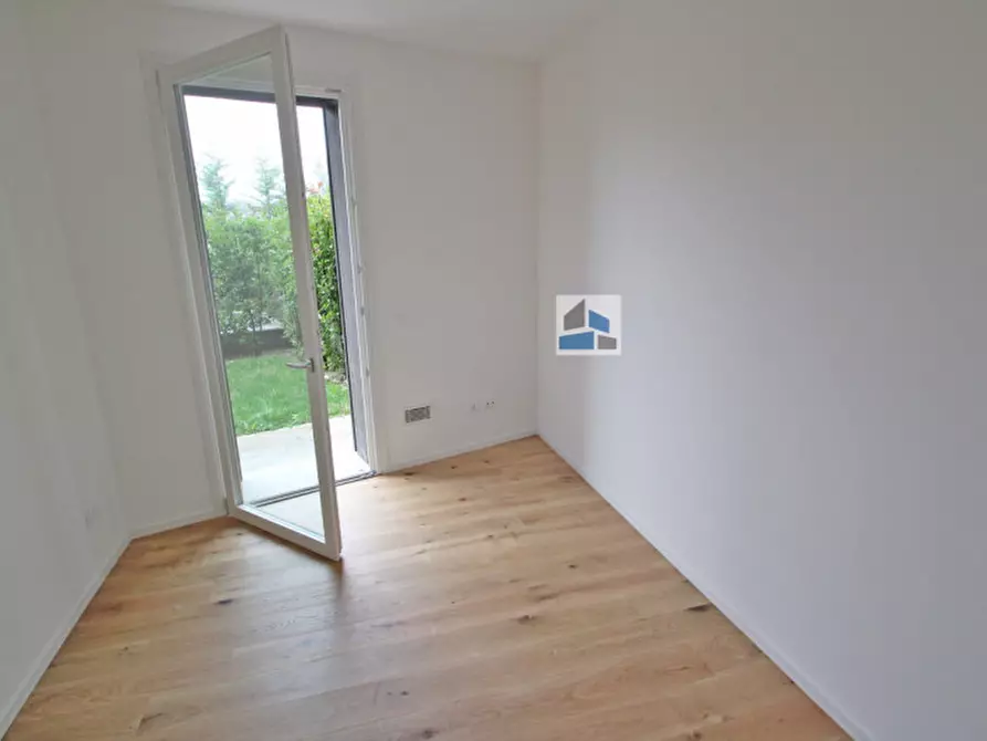 Immagine 8 di Appartamento in vendita  in Via Silvio Pellico a Noale