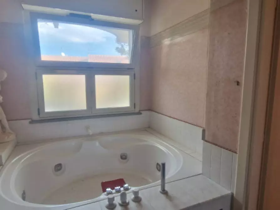 Immagine 13 di Appartamento in vendita  in via adda a Silvi