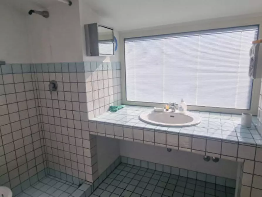 Immagine 15 di Appartamento in vendita  in via adda a Silvi