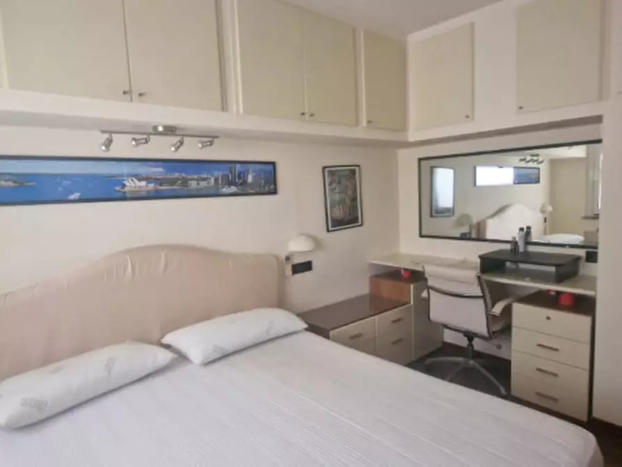 Immagine 16 di Appartamento in vendita  in via adda a Silvi