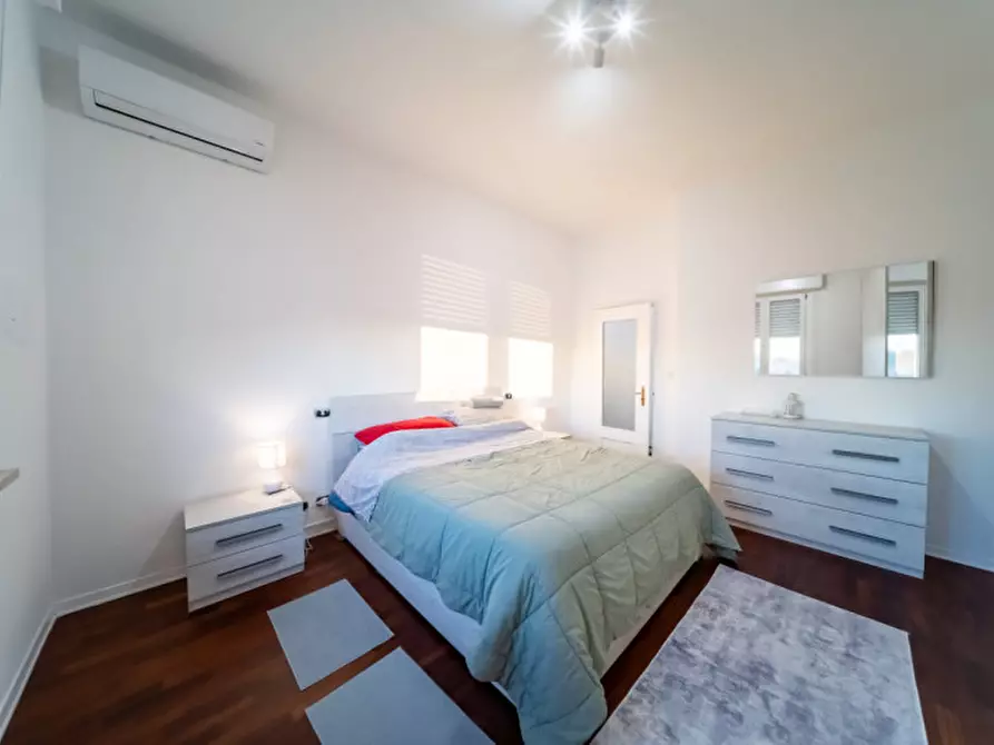 Immagine 12 di Appartamento in vendita  in Via Trento, 44 a Parma