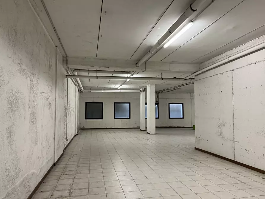 Immagine 2 di Magazzino in vendita  in Via Santa Teresa 45 a Verona