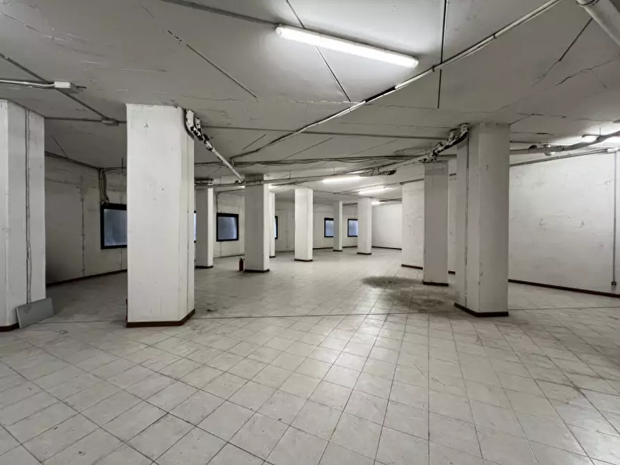 Immagine 3 di Magazzino in vendita  in Via Santa Teresa 45 a Verona