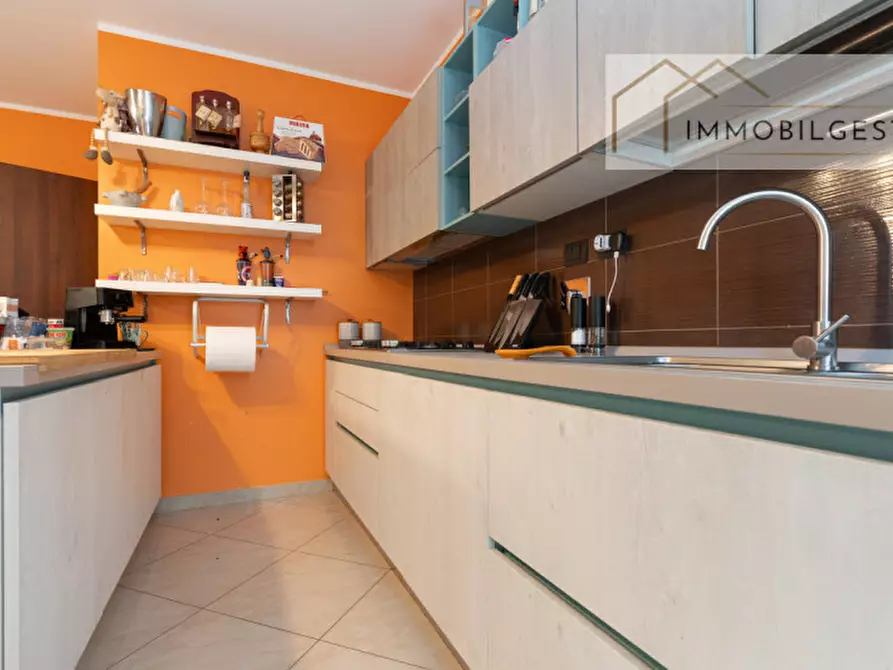 Immagine 5 di Villa in vendita  in Via Giacomo Leopardi 2 a San Gillio