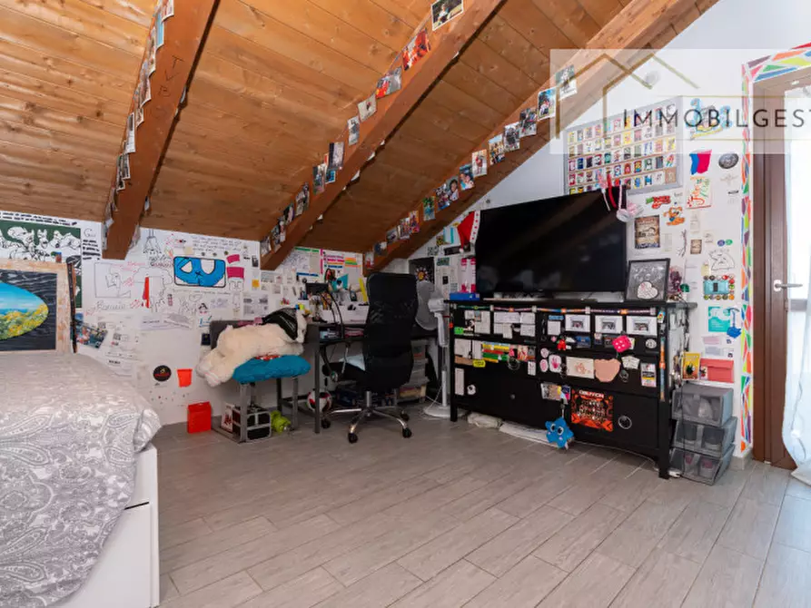 Immagine 12 di Villa in vendita  in Via Giacomo Leopardi 2 a San Gillio