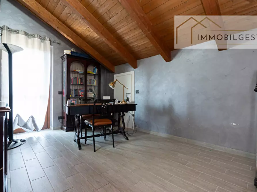 Immagine 13 di Villa in vendita  in Via Giacomo Leopardi 2 a San Gillio