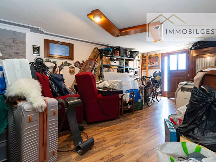 Immagine 24 di Villa in vendita  in Via Giacomo Leopardi 2 a San Gillio