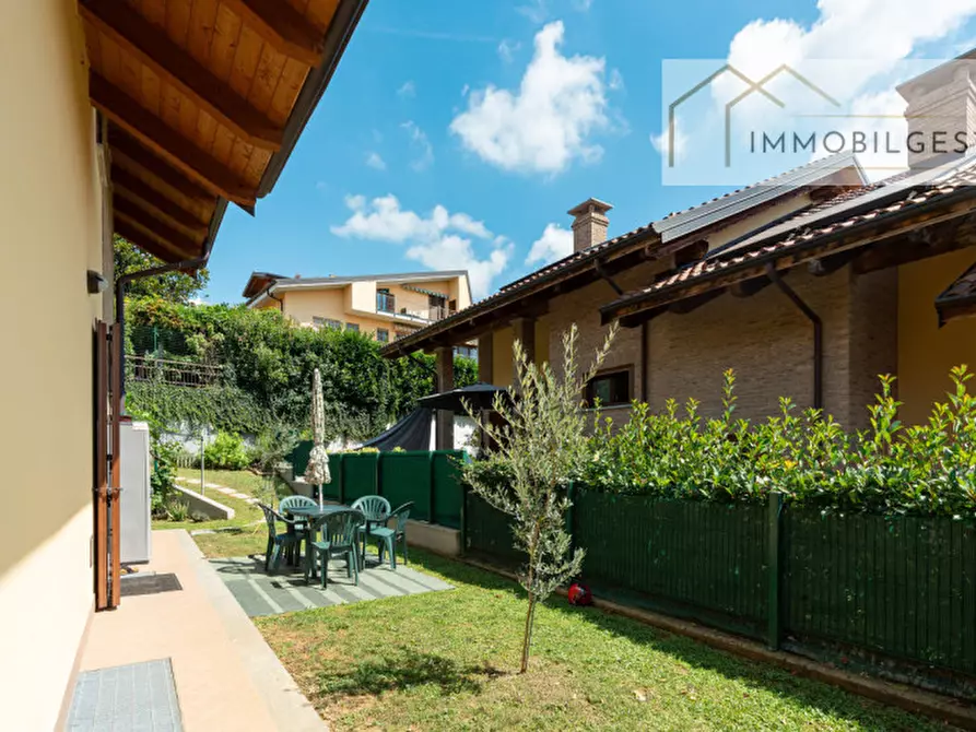 Immagine 25 di Villa in vendita  in Via Giacomo Leopardi 2 a San Gillio