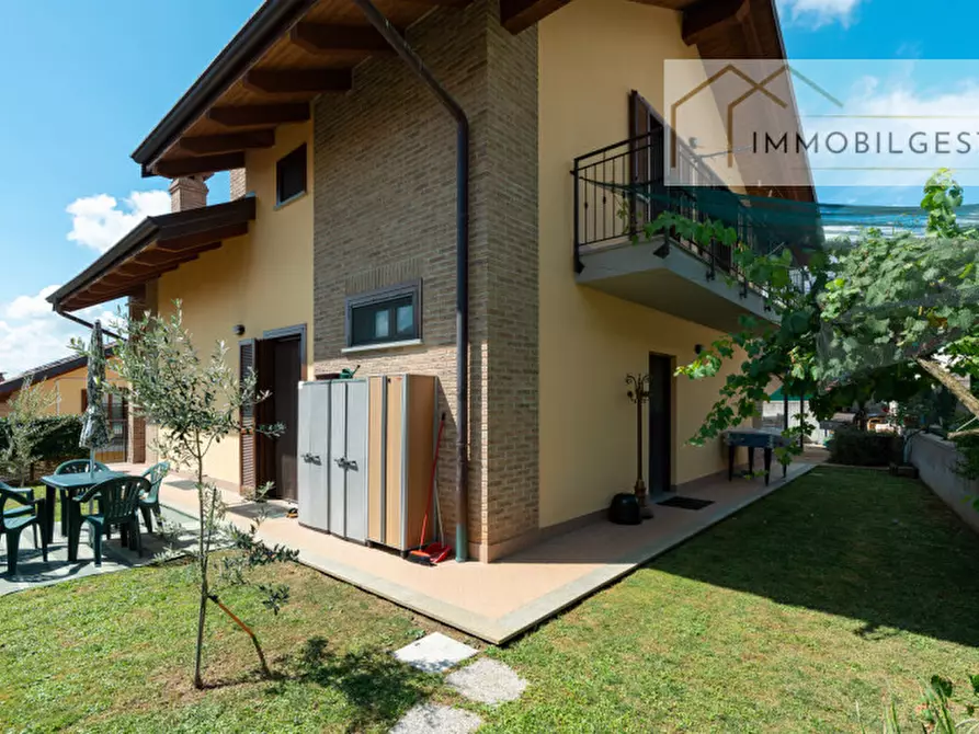 Immagine 27 di Villa in vendita  in Via Giacomo Leopardi 2 a San Gillio