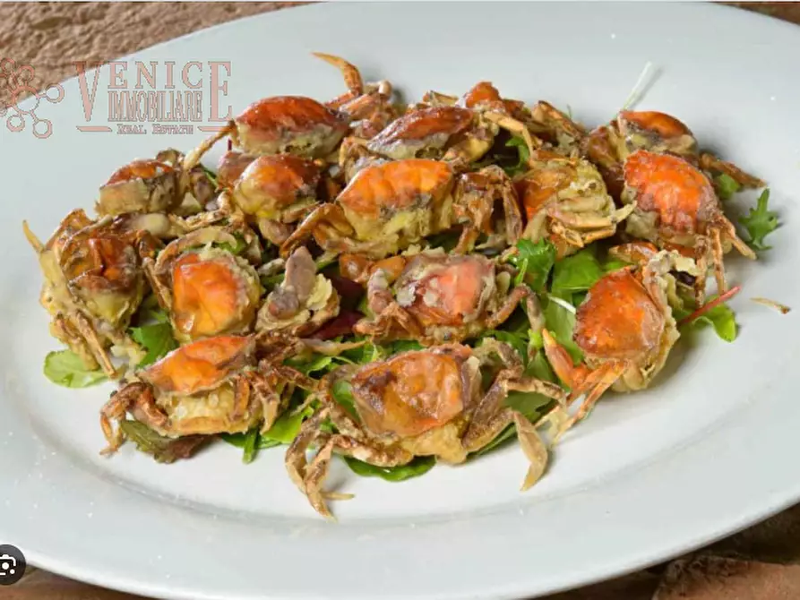 Immagine 7 di Attività commerciale in vendita  a Venezia