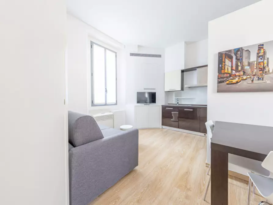 Immagine 5 di Appartamento in vendita  in Via Plinio 47 a Milano