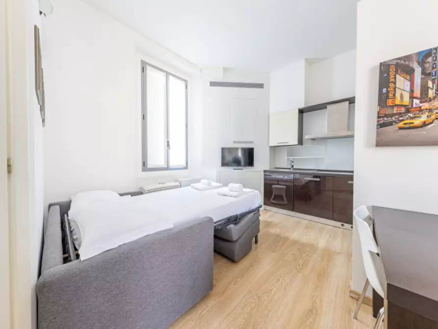 Immagine 8 di Appartamento in vendita  in Via Plinio 47 a Milano