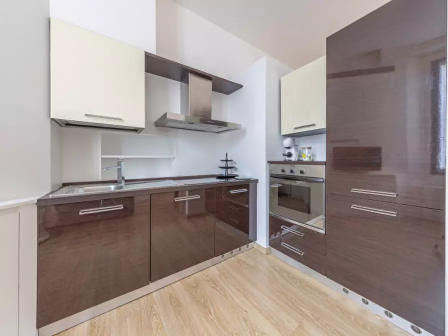 Immagine 15 di Appartamento in vendita  in Via Plinio 47 a Milano