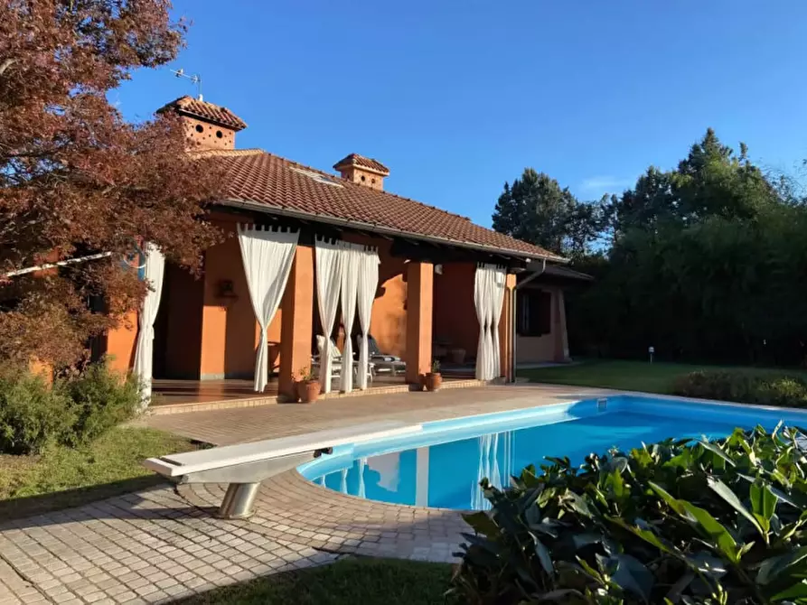 Immagine 1 di Villa in vendita  a Nerviano