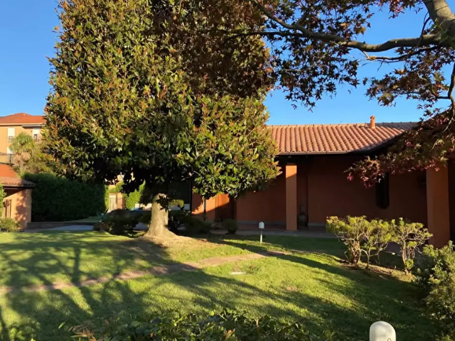 Immagine 3 di Villa in vendita  a Nerviano