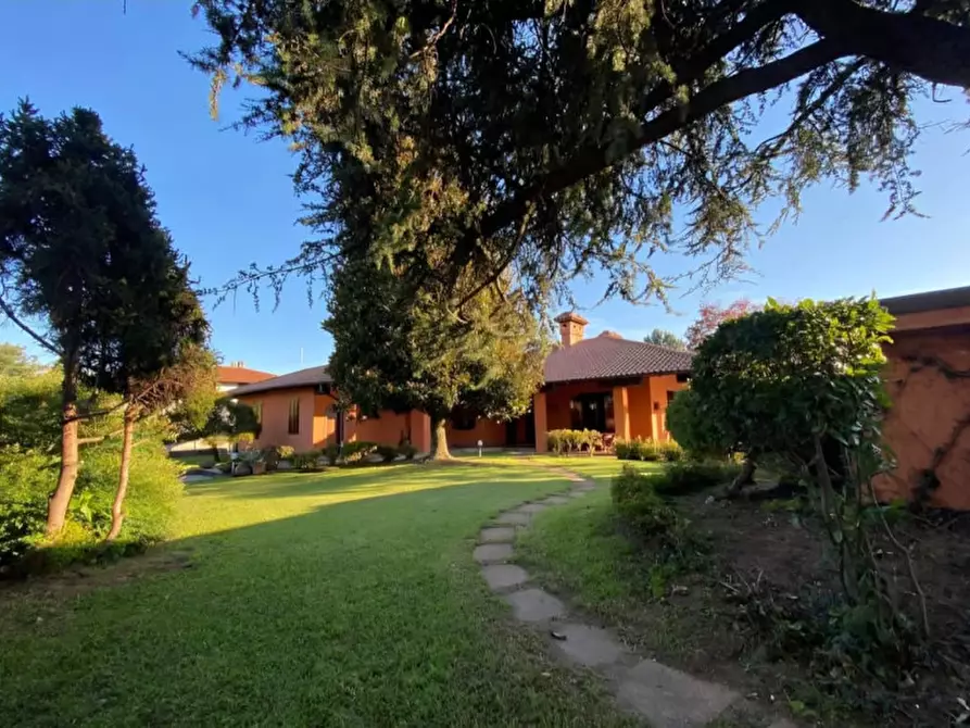 Immagine 4 di Villa in vendita  a Nerviano