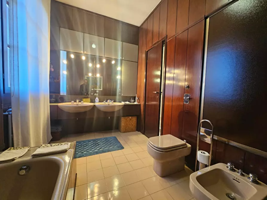 Immagine 36 di Villa in vendita  a Nerviano