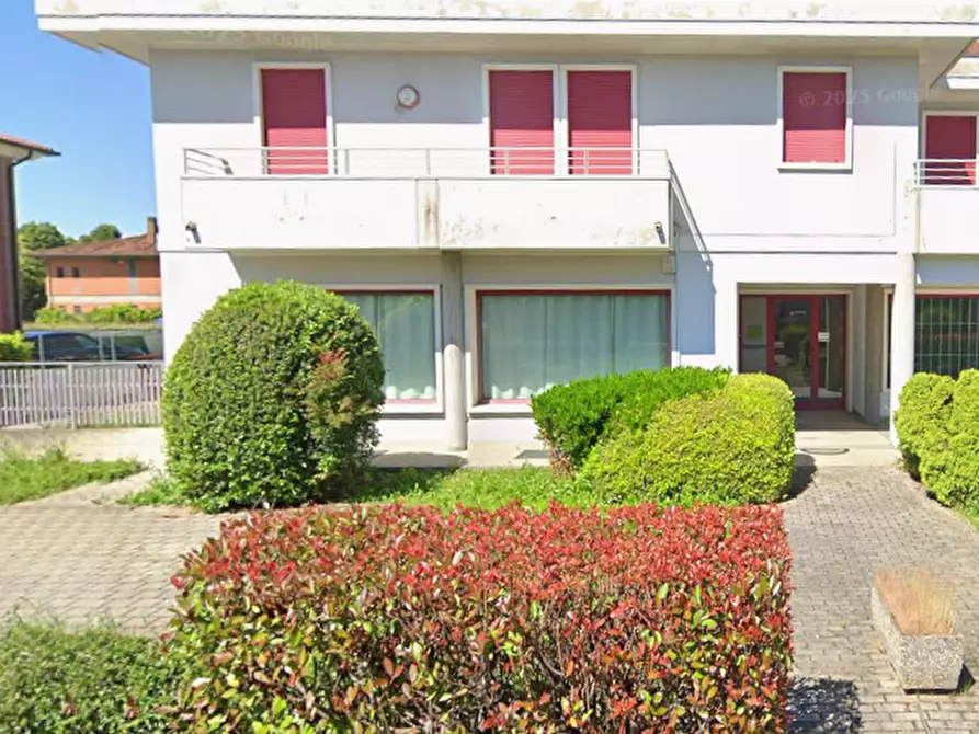 Immagine 1 di Negozio in vendita  in via Roma, 52 a Due Carrare