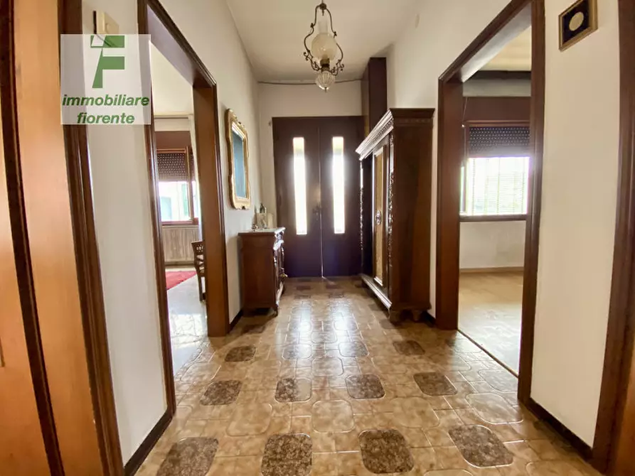 Immagine 1 di Casa indipendente in vendita  in VIA MONTA' a Padova