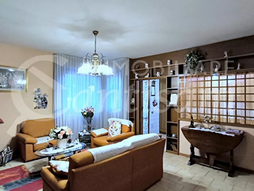 Immagine 1 di Appartamento in vendita  in Via Emilia a Firenze