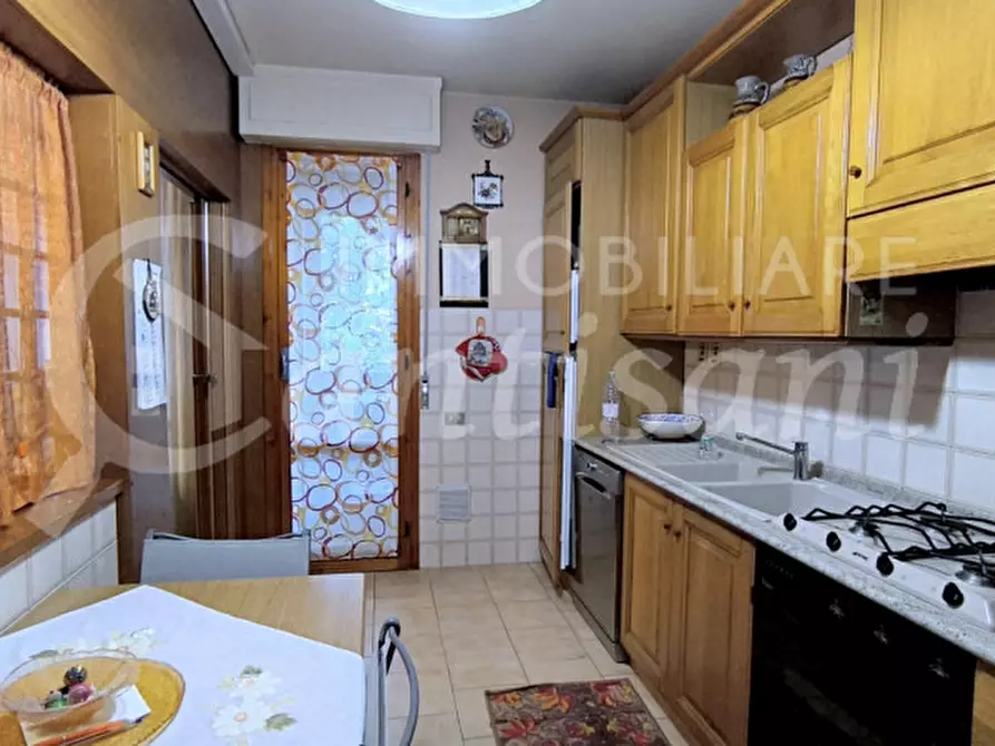 Immagine 4 di Appartamento in vendita  in Via Emilia a Firenze