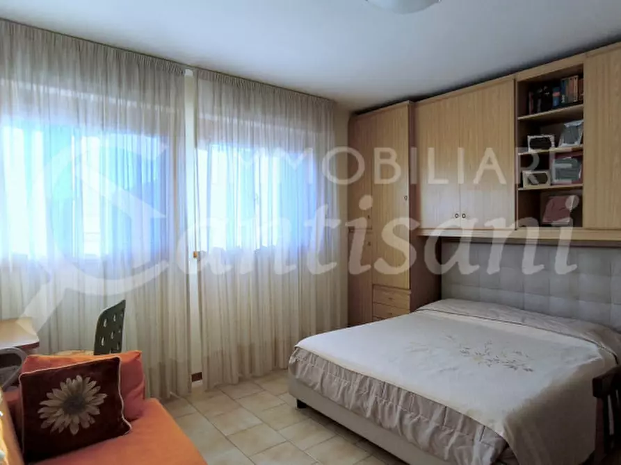 Immagine 5 di Appartamento in vendita  in Via Emilia a Firenze