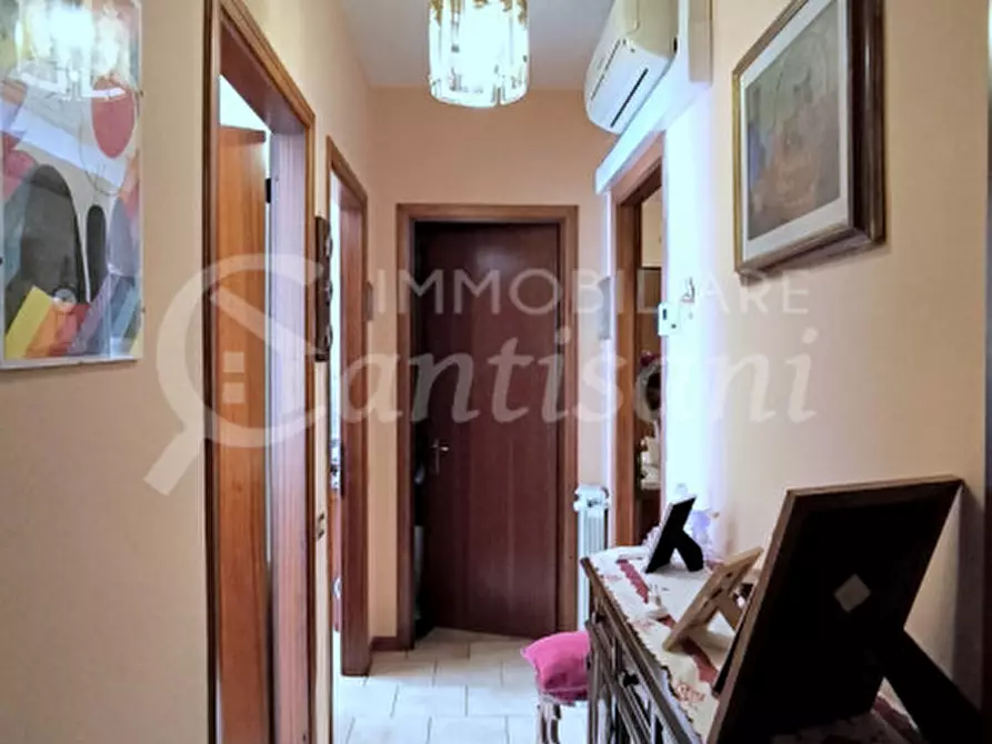 Immagine 11 di Appartamento in vendita  in Via Emilia a Firenze