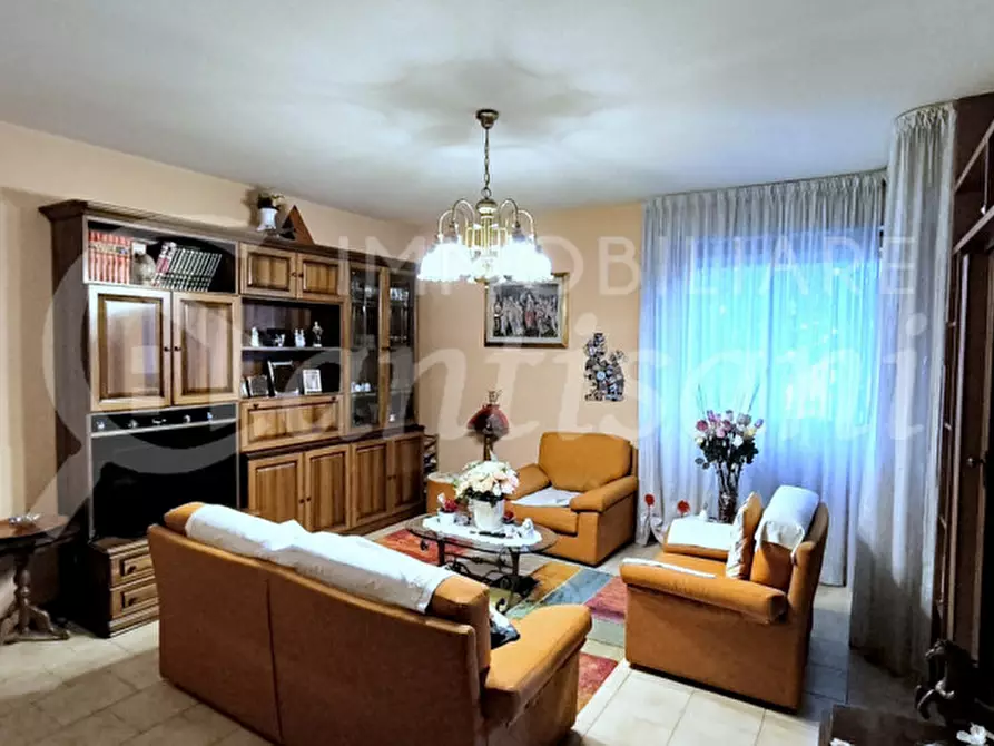 Immagine 13 di Appartamento in vendita  in Via Emilia a Firenze