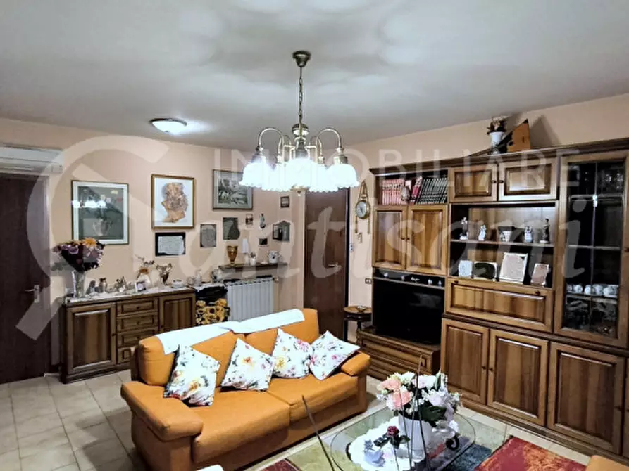 Immagine 16 di Appartamento in vendita  in Via Emilia a Firenze