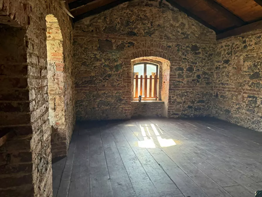 Immagine 8 di Negozio in affitto  in Via Francesco Spirito a Salerno