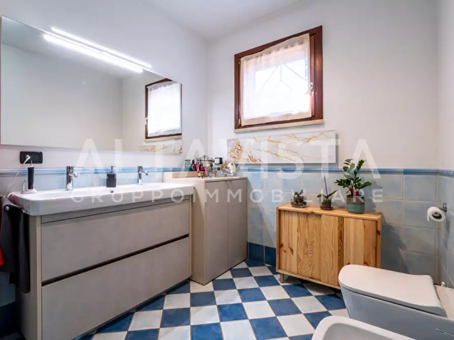 Immagine 40 di Appartamento in vendita  in Via Molini a Botticino