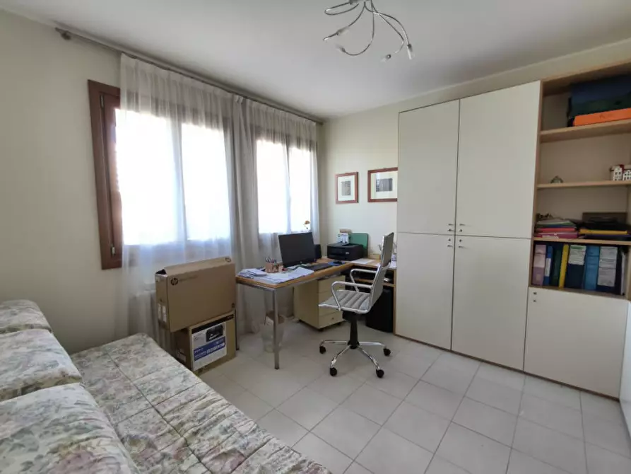 Immagine 27 di Attico in vendita  in Piazza Cortesi a Abano Terme