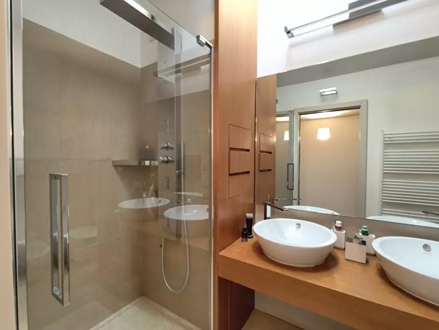 Immagine 41 di Attico in vendita  in Piazza Cortesi a Abano Terme