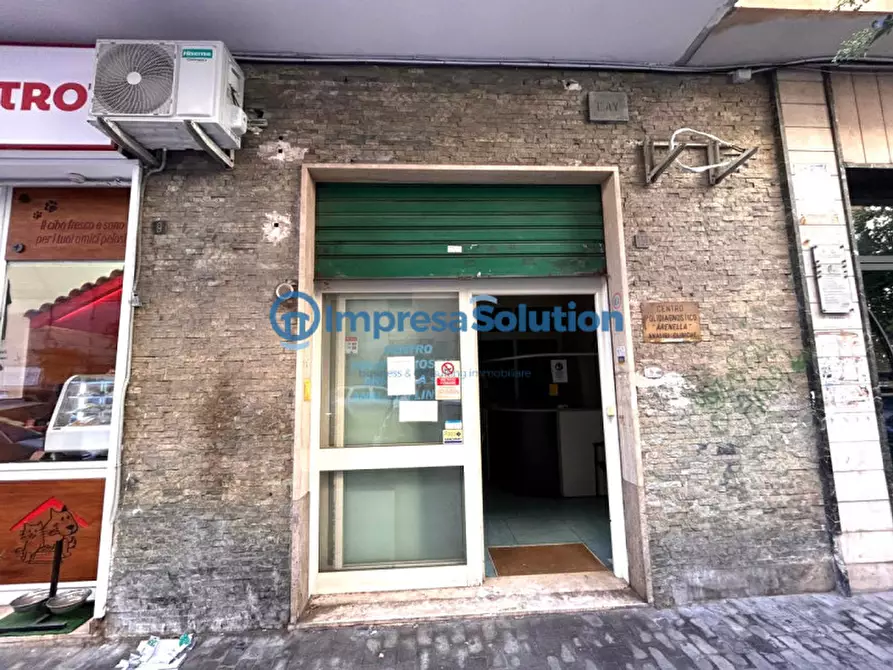 Immagine 6 di Negozio in affitto  in Via Maurizio De Vito Piscicelli a Napoli