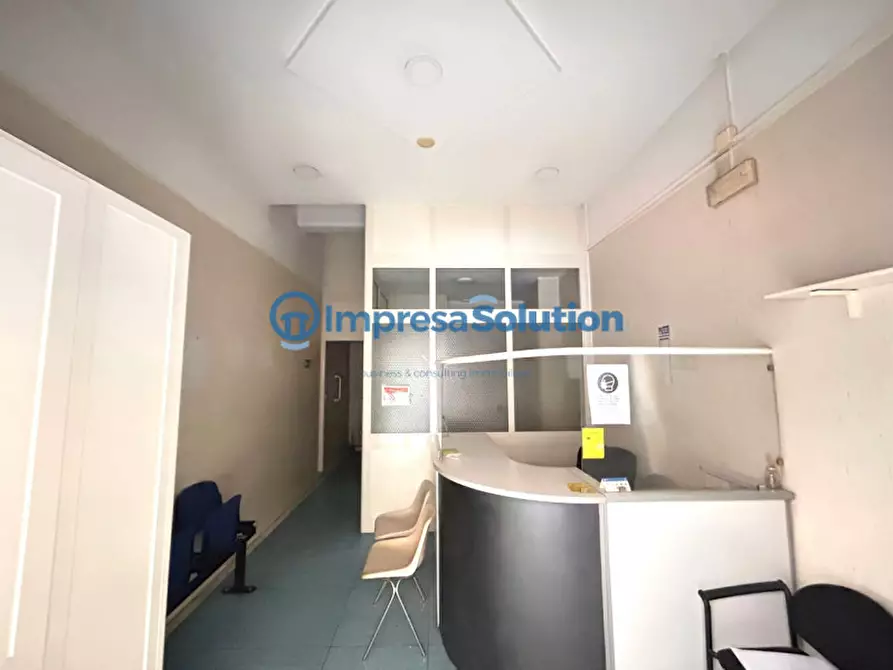 Immagine 7 di Negozio in affitto  in Via Maurizio De Vito Piscicelli a Napoli