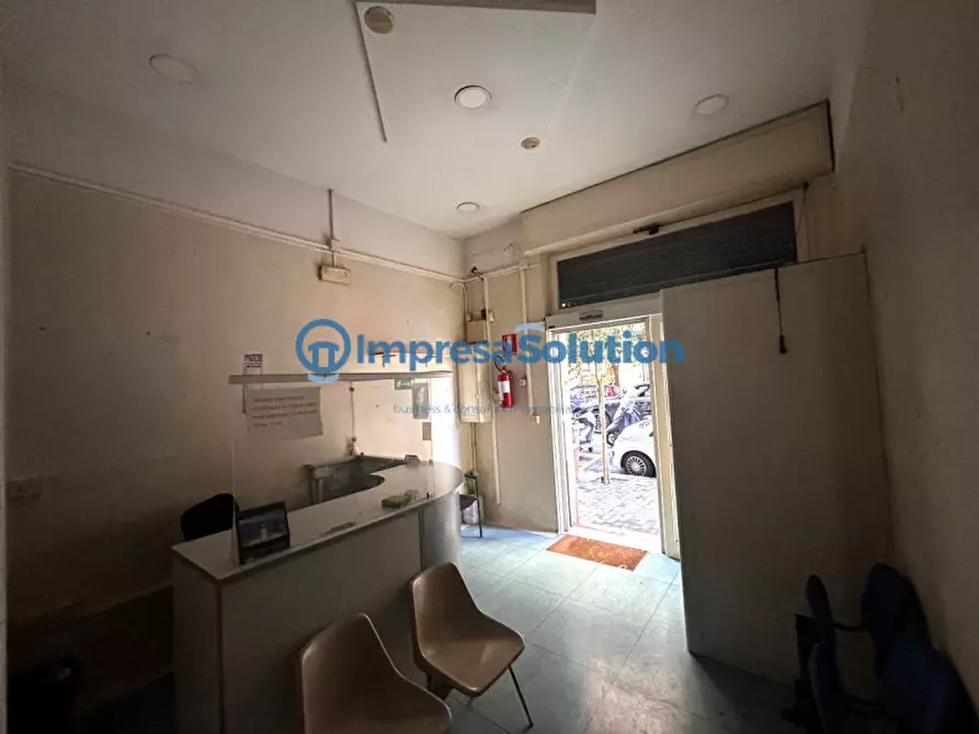 Immagine 12 di Negozio in affitto  in Via Maurizio De Vito Piscicelli a Napoli