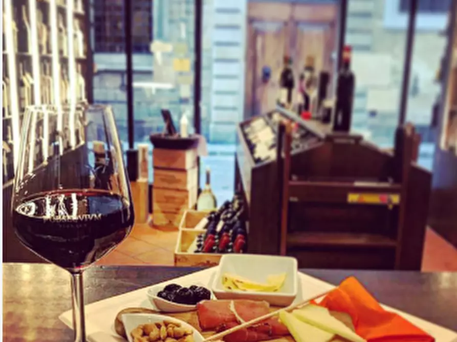 Immagine 3 di Attività commerciale in vendita  a Venezia