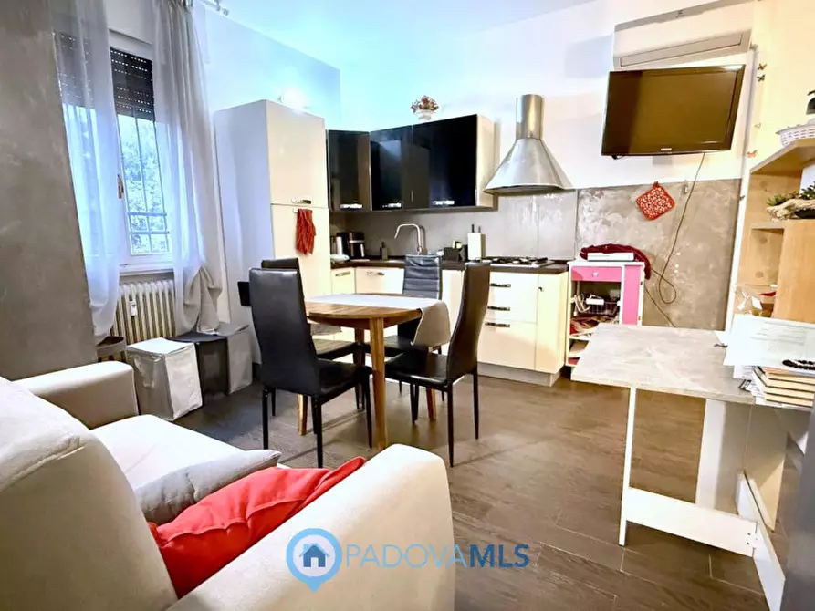 Immagine 2 di Appartamento in vendita  in Via Brioni a Padova